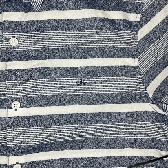 Calvin Klein Short Sleeve Striped Button Down Shirt Size Small - Picture 2 of 6